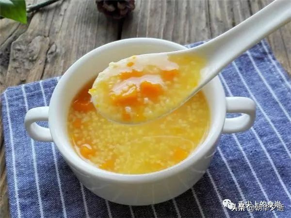 熬小米粥加碱的正确方法,熬小米粥千万要放小苏打
