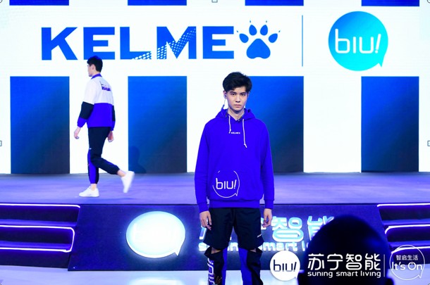 卡尔美Kelme苏宁小Biu联名搞事情，足球+科技擦出不一样时尚火花