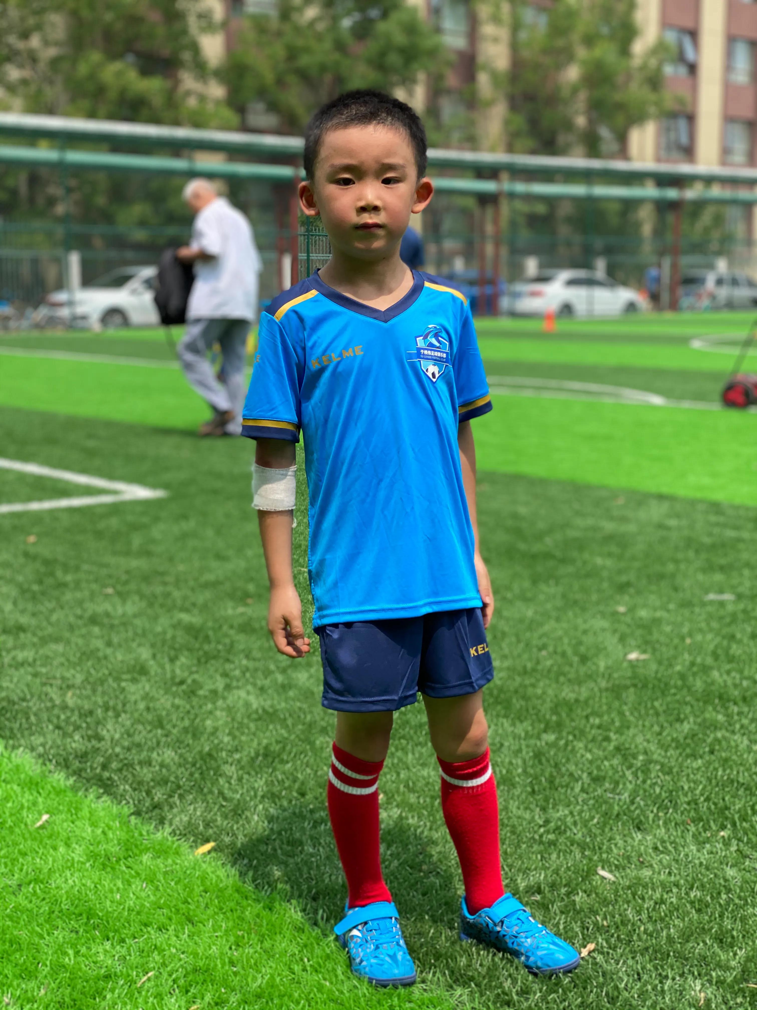 我和足球的故事绘画,我和足球的故事