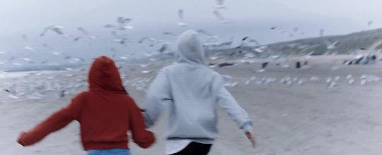 宅家30天才明白：成年人最稀缺的安全感，不是钱给的