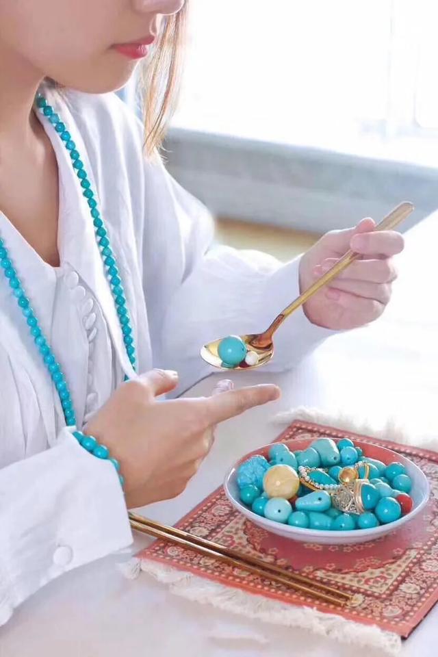 绿松石是中国四大名玉之一,真正的绿松石价格多少一克