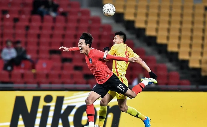 东亚杯中国男足vs韩国男足谁赢了,中国男足3比0胜韩国男足全场录播