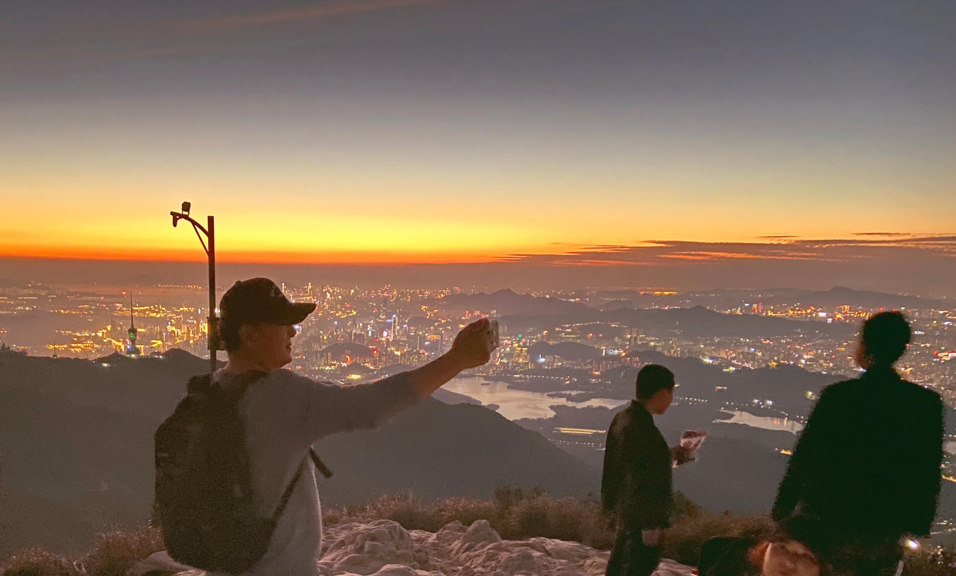 梧桐山跨年喜迎第一缕阳光,梧桐山登顶之旅