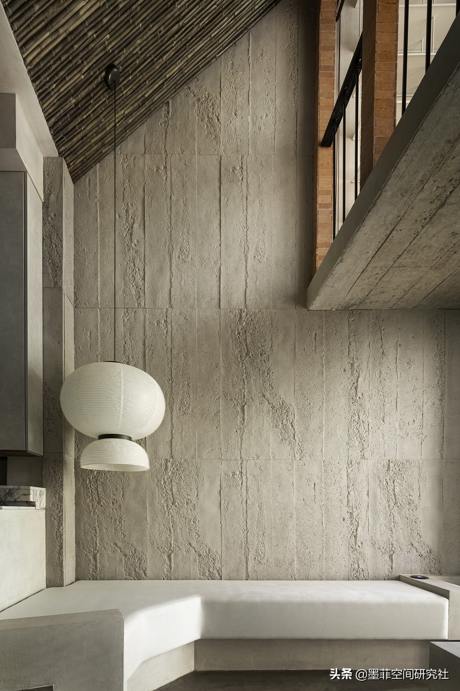 墨菲的家|客厅里有个“坑”,我的新材料试验场