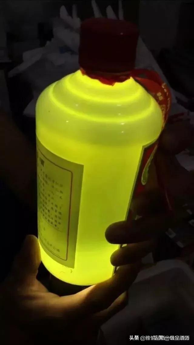 鉴酒大师亲授秘诀一招告别假茅台,开瓶后如何识别假茅台