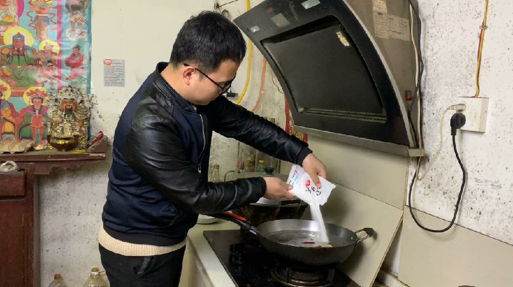 腌鸡蛋只放盐的做法,腌鸡蛋最好吃的方法不放盐