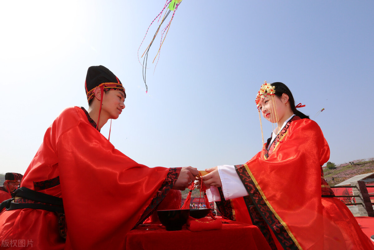 《蜀道难》解释了三星堆?远远不仅如此,这是描写蜀文化的巅峰