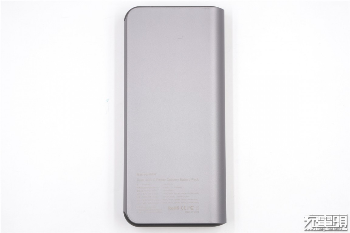 绿巨能22.5瓦充电器,绿巨能18w移动电源评测