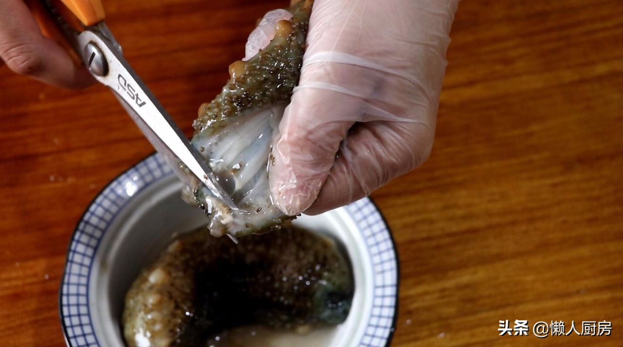 鲜活海参怎么做才会软烂,新鲜海参怎么做营养价值高