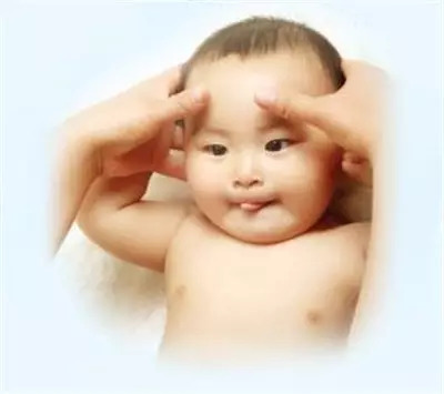如何给小婴儿做抚触,怎样给婴儿抚触按摩