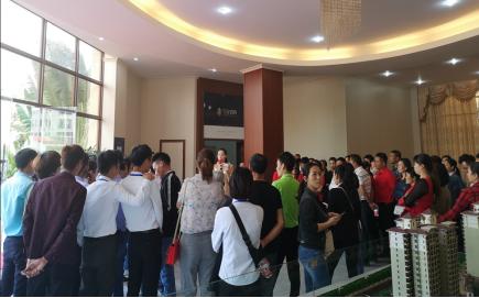 鐩涘娍鍚埅,鐩涘娍璧疯埅