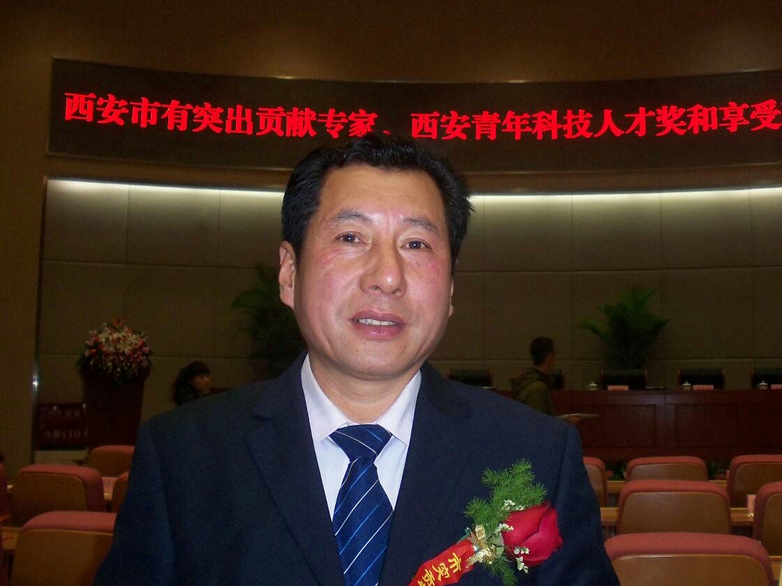 留在岁月深处的人的现代诗,现代情诗惊艳