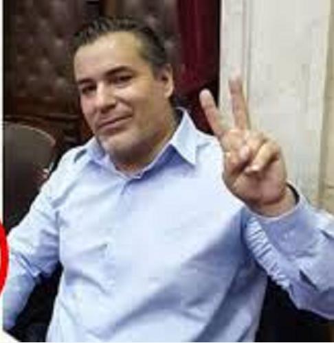 阿根廷议员遭开除,阿根廷议员亲吻妻子