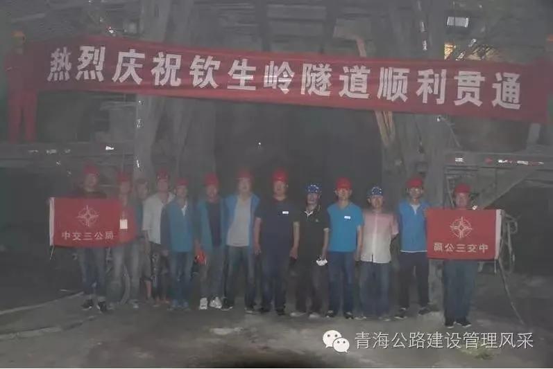 你我本无缘全靠我充钱原版,你我本无缘全靠我充钱啥意思