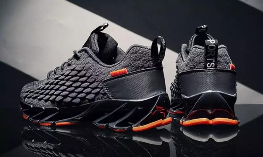 adidas三条杠运动鞋,adidas三条纹鞋舒适感