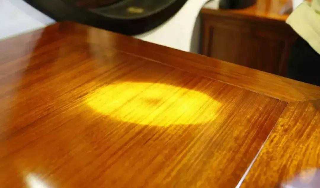 缅甸花梨木材质有什么好处,如何让缅甸花梨家具散发金色荧光