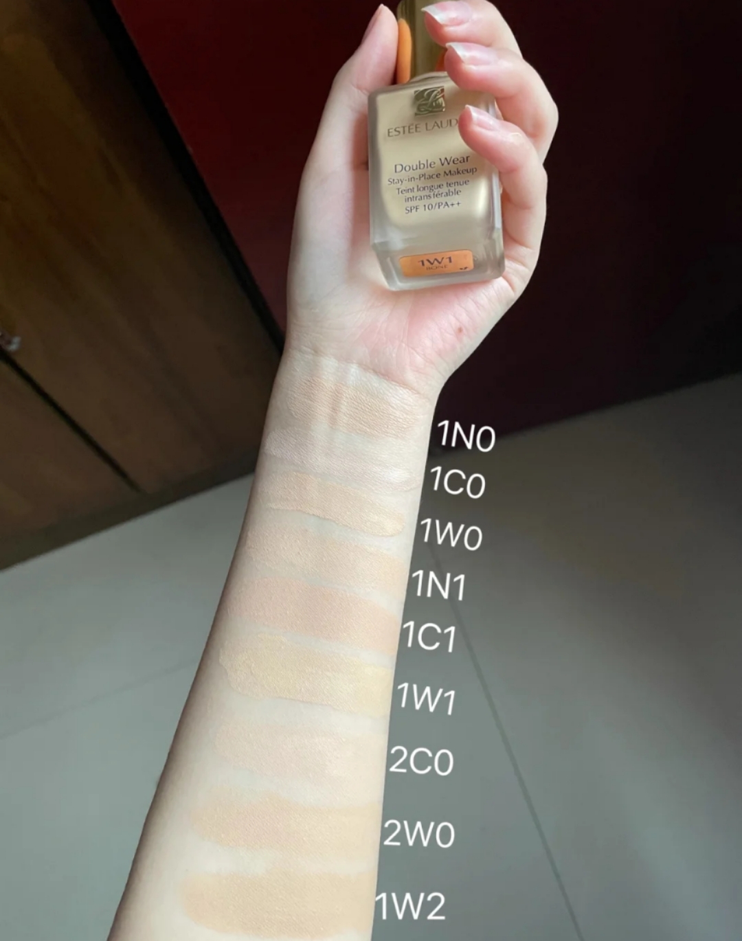 雅诗兰黛dw粉底液浮粉脱妆严重,雅诗兰黛dw粉底液怎么上妆不浮粉