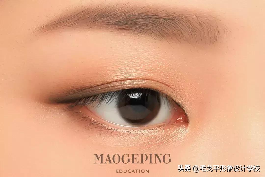 内双无双眼皮贴及假睫毛眼妆教程,没有双眼皮的圆眼怎么画眼线