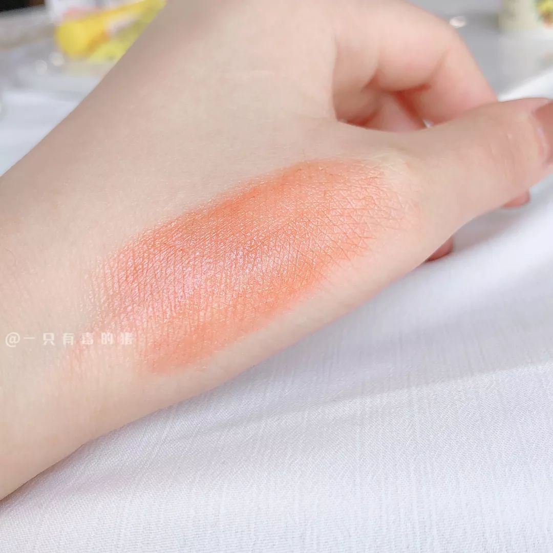 空管的润唇膏,空管的唇膏