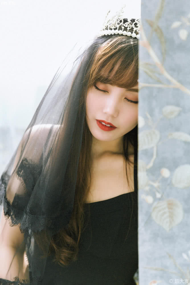 黑裙神秘复古风写真,韩系轻复古写真