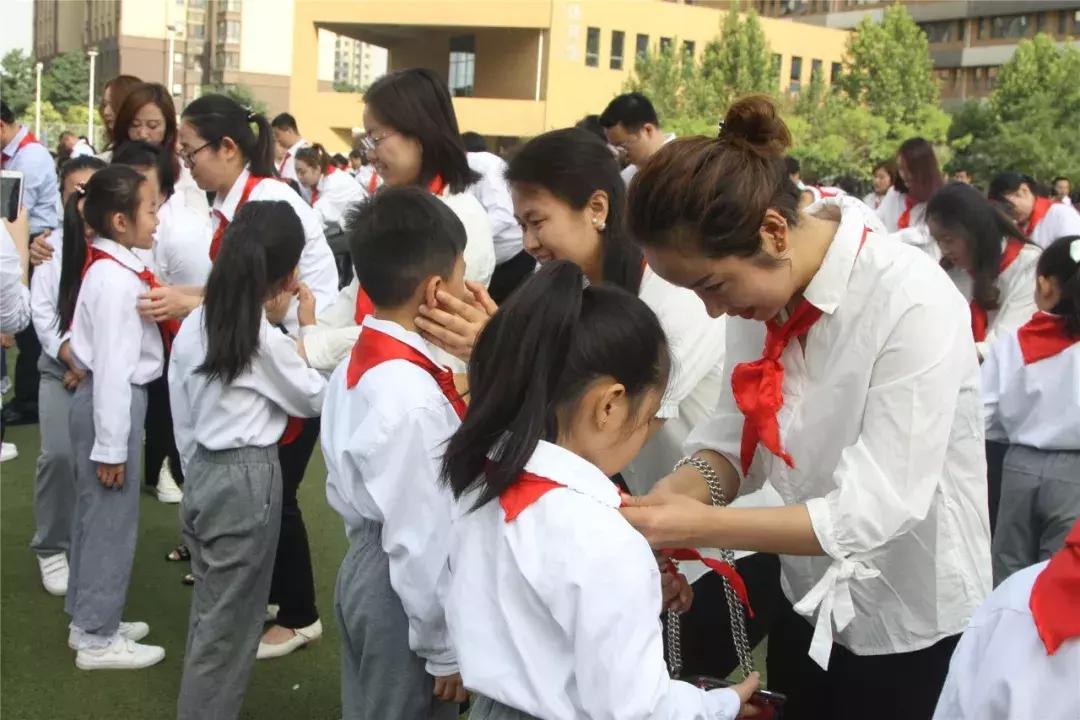 传红色精神承家国情怀,传红色精神做有志少年征文