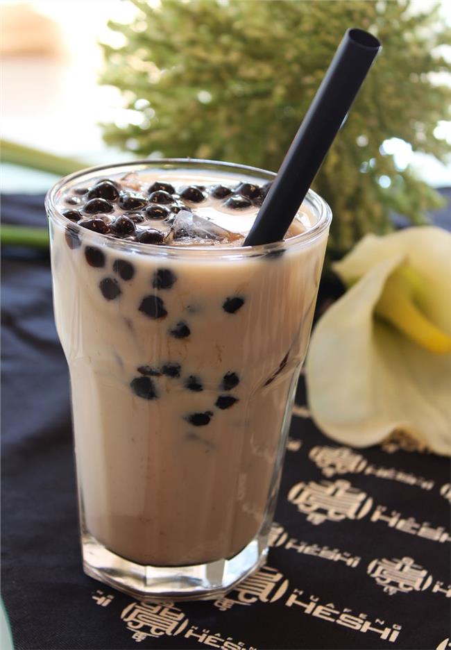 奶茶店一个月9万流水能赚钱吗,经营奶茶小店年赚15万有窍门