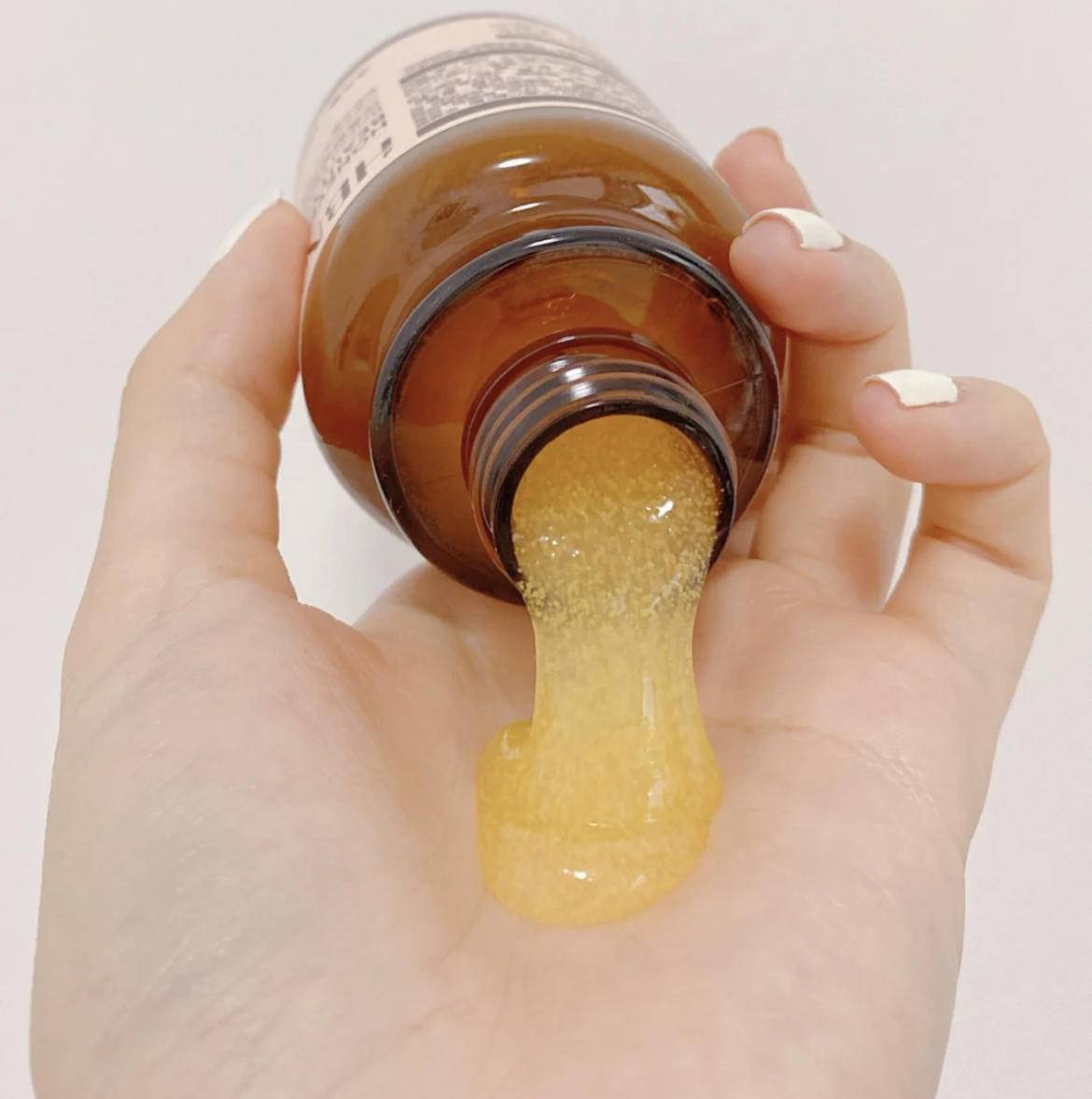 什么牌子的精华平价又抗老,地表最强平价美白精华