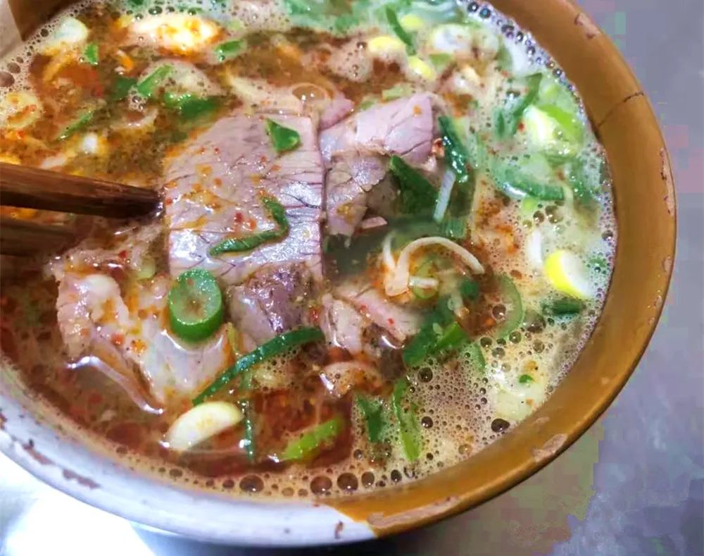 牛肉汤米线视频,牛肉汤酸浆米线