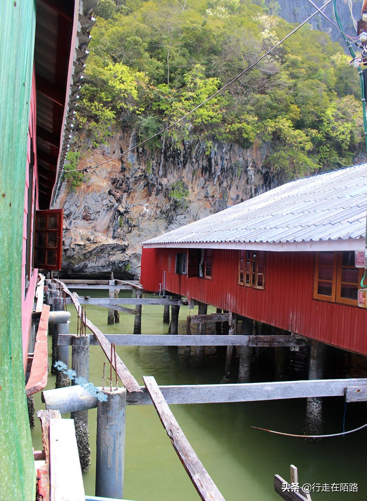 泰国唯一的回民村：房子踩高跷、足球水上踢，饭菜最难吃