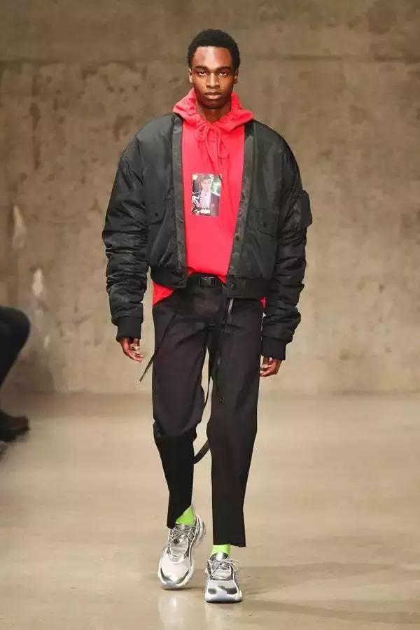 穿李宁在女生眼里,经常穿李宁的女生性格