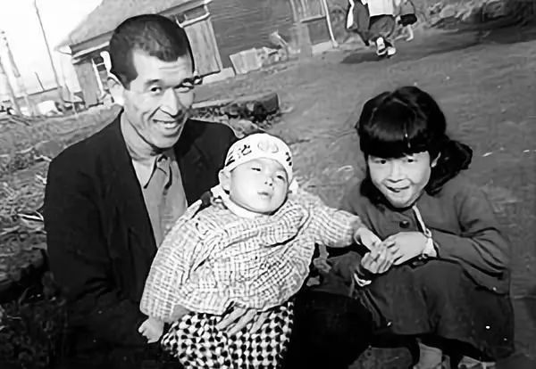 往婴儿奶粉里加*霜砒**，电影都不敢拍的情节却在日本真实发生