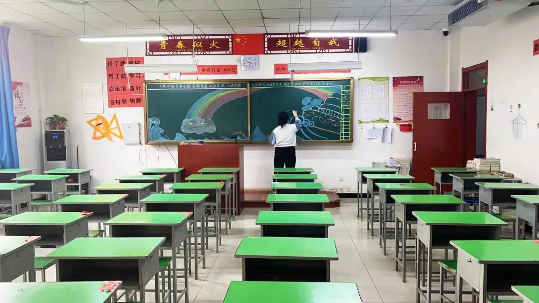 画画的baby幼儿园作品,画画的baby绘画作品