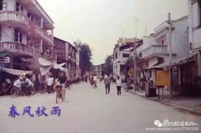 老照片中感受沧桑巨变,80年代的城市风貌老照片