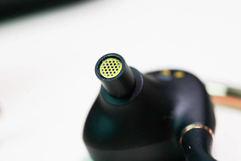 兴戈apt7耳机好吗,兴戈em2r和兴戈日蚀apt7对比