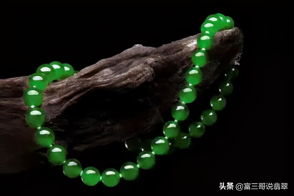 一般怎么买翡翠不会买到假的,平台买翡翠正在鉴别中