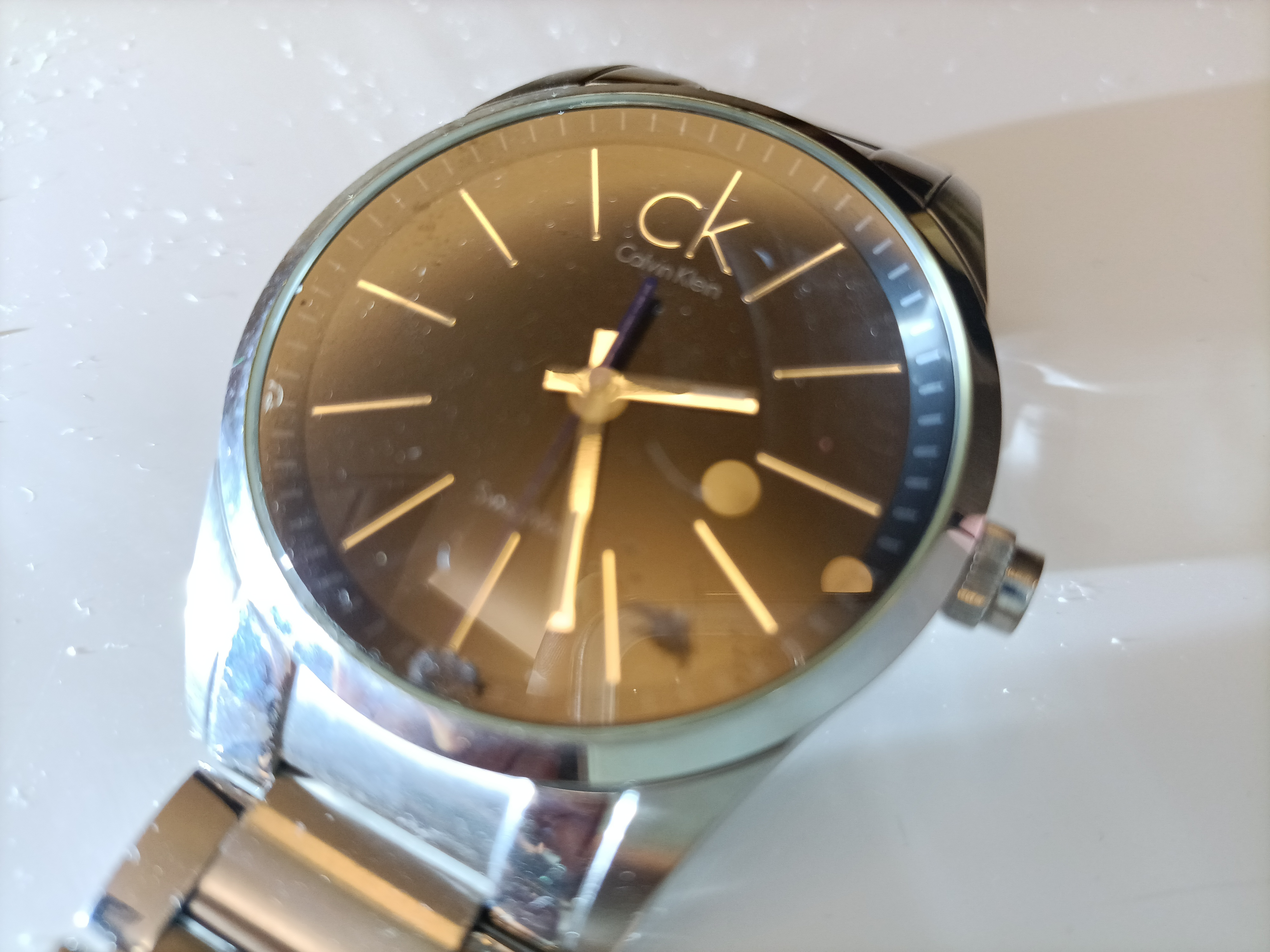 如果你认为「CK」只卖*裤内**，那就大错特错了