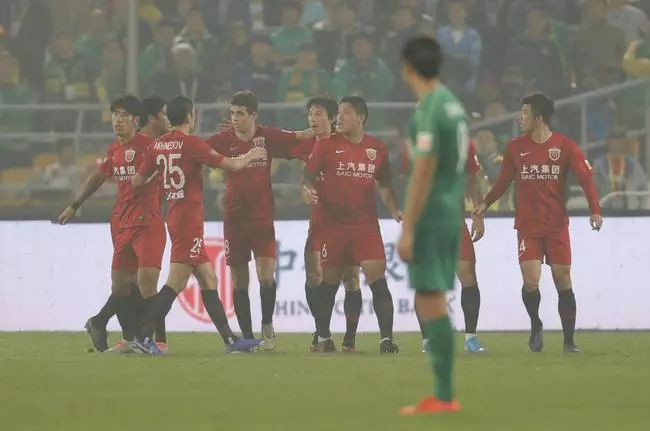 中超第四轮国安对阵上港进球队员,中超争冠大战