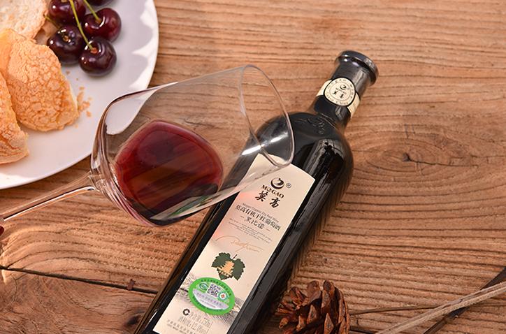 入口顺滑不干涩的葡萄酒,葡萄酒干涩