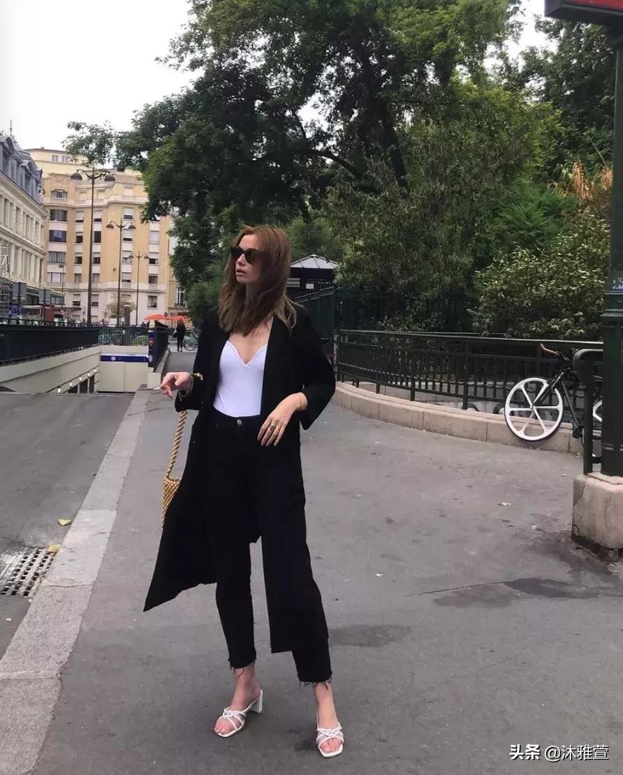 显瘦吊带直筒裤,你穿露肩吊带的样子