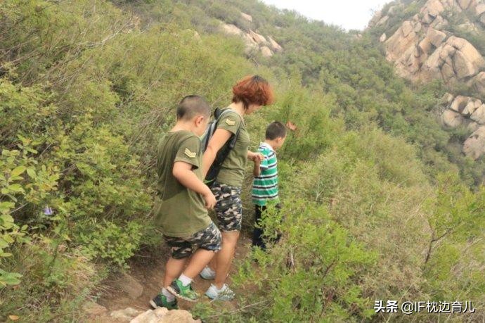 行万里路见识真的很重要,行路多者见识广英语