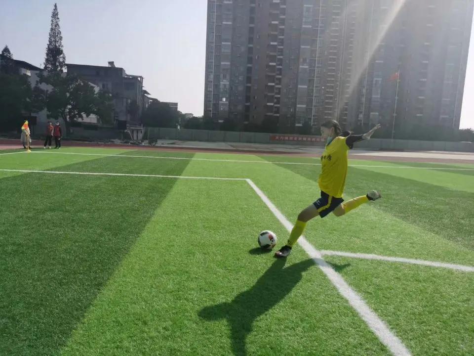 激情飞扬绿茵赛,校长杯足球比赛报道