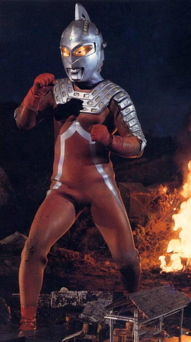 模玩机设:以弹之名守望地球地球的赤红巨人SHF赛文