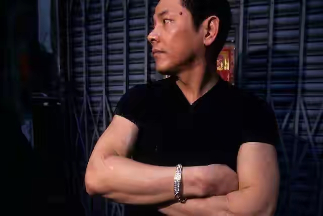 澳门教父崩牙驹视频,澳门何鸿燊和崩牙驹