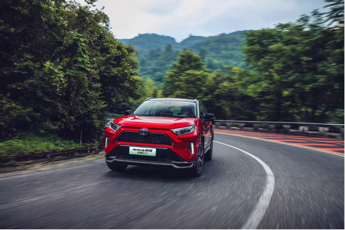 丰田双擎混动最新款,千里长测