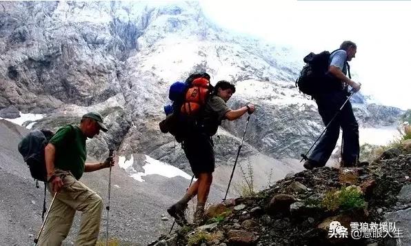 爬山膝盖疼当天怎么处理,跑步爬山后膝盖疼痛是什么原因