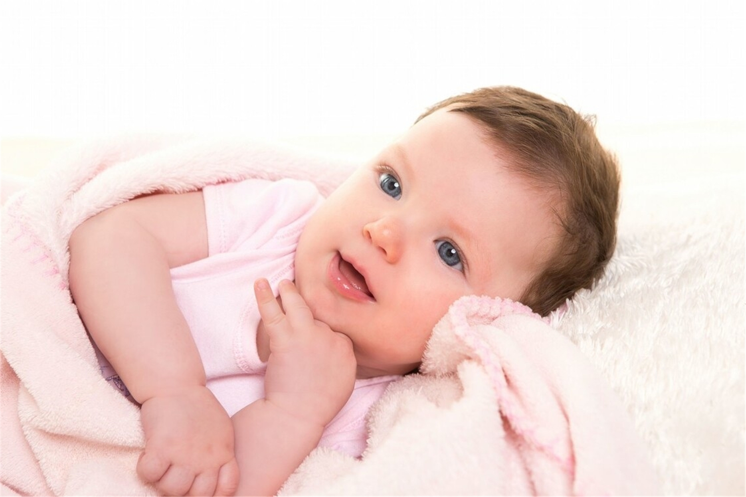 宝宝的皮肤一到秋天就干燥发红,宝宝秋季脸干燥发红怎么办