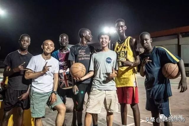 三个95后开五菱车,95后开着面包车环游世界