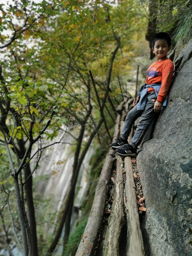鲁山滚油锅瀑布景点,鲁山滚油锅瀑布路线