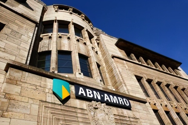 荷兰是怎么成为光刻机霸主的,荷兰最先进光刻机