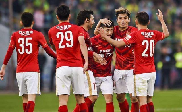 为什么我们的专业足球场离球场远,专业足球球场为什么不可以比赛